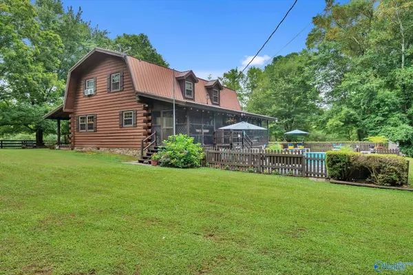 Baileyton, AL 35019,684 Mardis Point Road