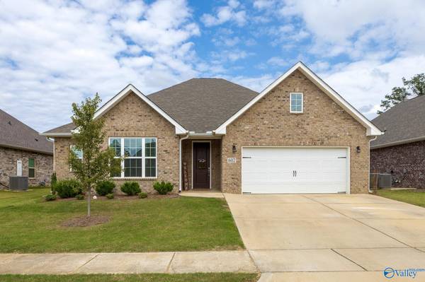 602 Ronnie Drive, Hartselle, AL 35640