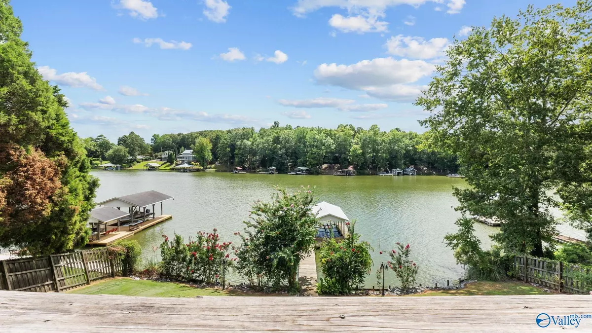 Leesburg, AL 35983,385 Frances Circle