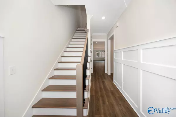 Owens Cross Roads, AL 35763,7812 Lake Walk Way