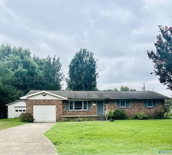 1504 Pinedale Street, Athens, AL 35611