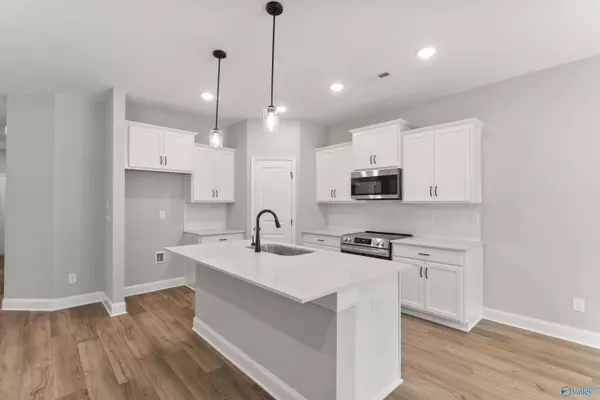 183 River Pointe Drive, New Market, AL 35761