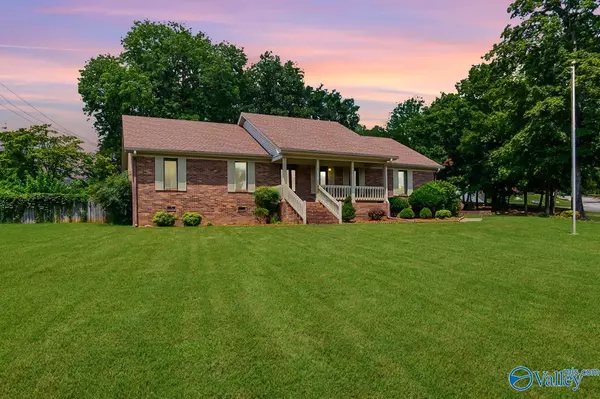 1701 Alm Drive, Huntsville, AL 35811