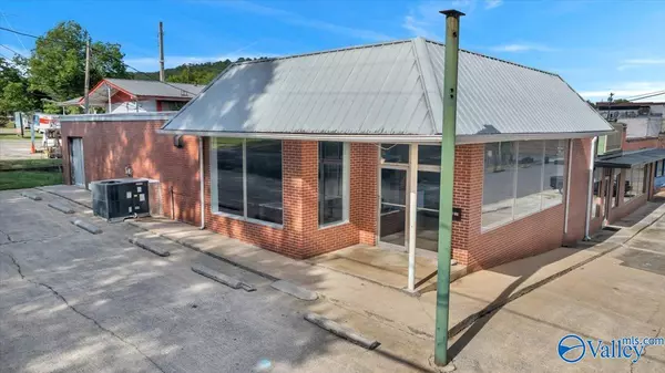 Scottsboro, AL 35768,230 W Laurel Street