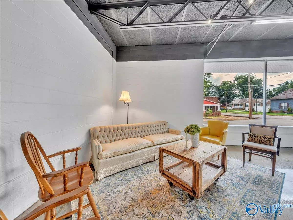 Scottsboro, AL 35768,230 W Laurel Street