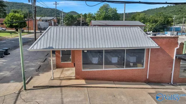 Scottsboro, AL 35768,230 W Laurel Street