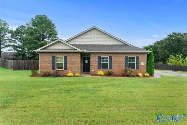 225 Dinner Tree Square, Huntsville, AL 35811