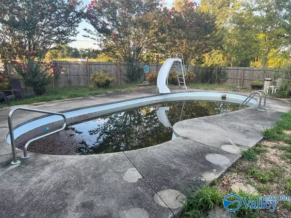 Laceys Spring, AL 35754,141 Old Silo Road