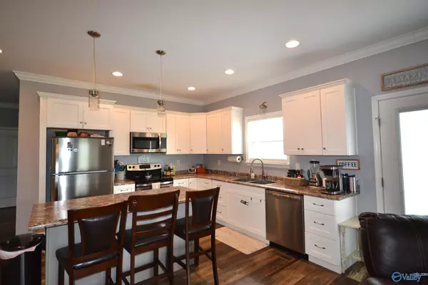 Cullman, AL 35057,2030 Day Gap Road