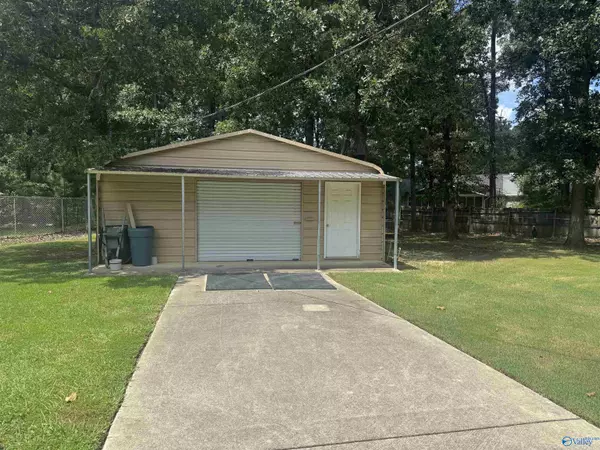 Rainbow City, AL 35906,514 Shane Lane