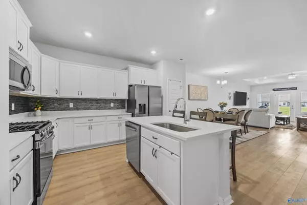 Athens, AL 35613,25120 Addlestone Drive