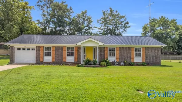 209 Noblitt Street, Albertville, AL 35950