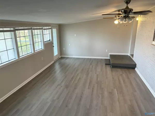 Decatur, AL 35601,1707 Buena Vista Circle SE