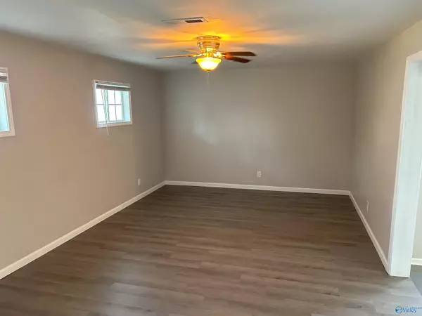 Decatur, AL 35601,1707 Buena Vista Circle SE