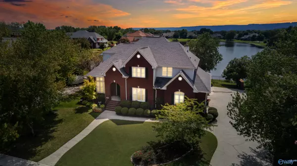 3126 Haddonstone Drive SE, Owens Cross Roads, AL 35763