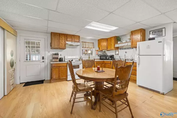 Scottsboro, AL 35769,67 Holiday Shores Road