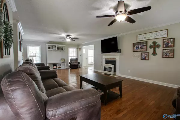 Town Creek, AL 35672,4255 County Road 150