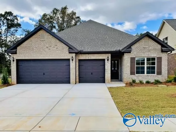108 Grove Hill Circle, New Market, AL 35761