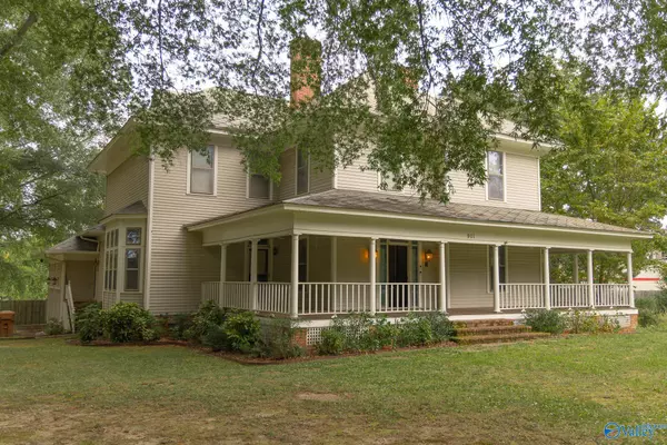 901 SW Corsbie Street, Hartselle, AL 35640