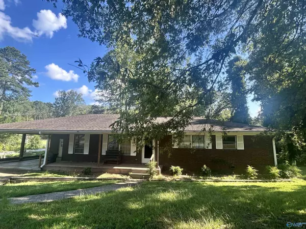 690 Garrett Drive, Centre, AL 35960