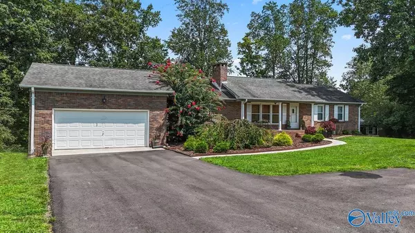 Arab, AL 35016,2472 Pine Lake Trail NW