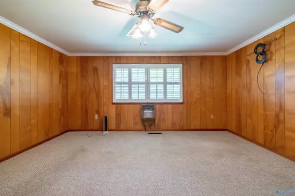 Hamilton, AL 35570,121 Silk Street