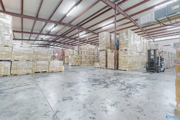 Muscle Shoals, AL 35661,120 Commerce Street #119-123