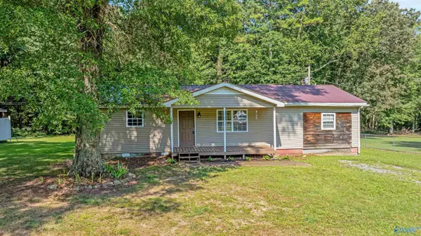 205 Rainbow Avenue, Henagar, AL 35978