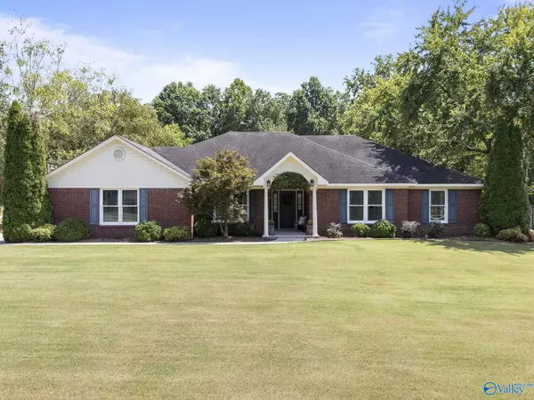 100 Foxwatch Circle, Harvest, AL 35749