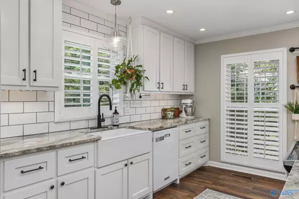 Florence, AL 35633,106 Deer Trail Lane