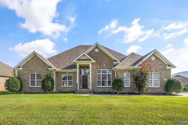 7558 Crestridge Drive, Owens Cross Roads, AL 35763