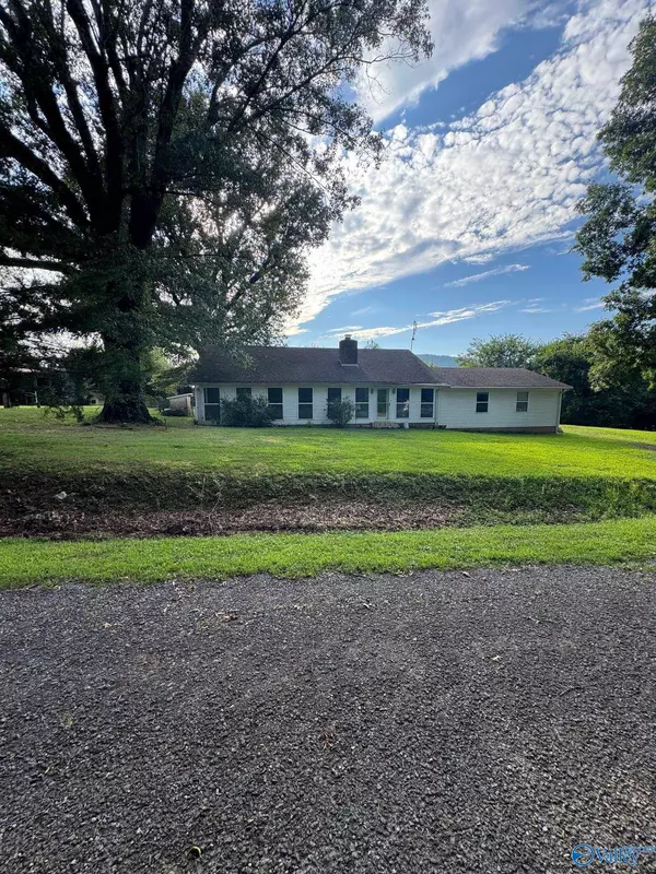 120 County Road 420,  Stevenson,  AL 35772