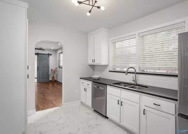 Muscle Shoals, AL 35661,406 W Grand Avenue