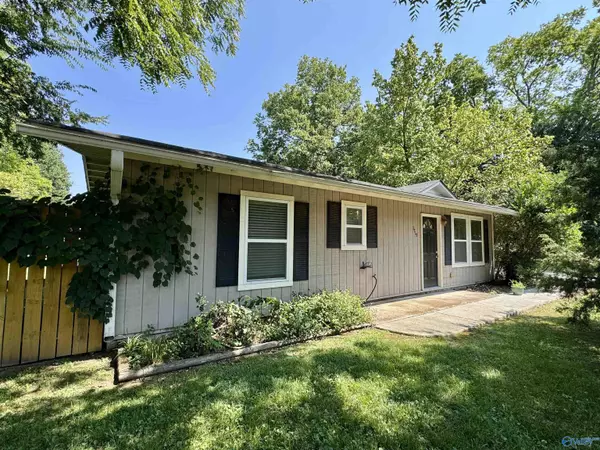 1719 Oakwood Avenue NE, Huntsville, AL 35811