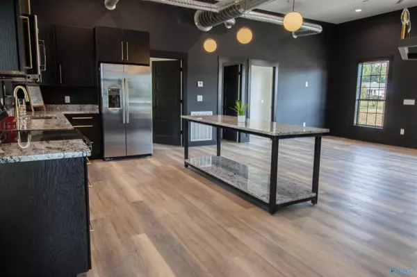 Cullman, AL 35055,698 County Road 794