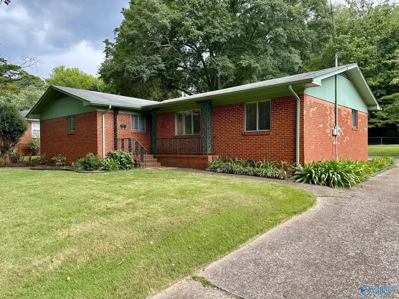 914 NW Woodall Lane NW, Huntsville, AL 35816