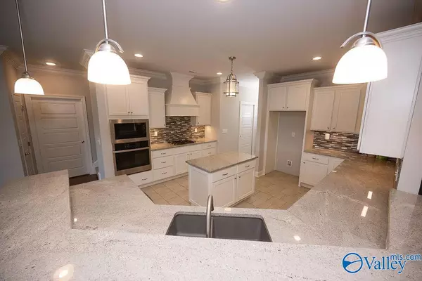 Huntsville, AL 35811,118 Stone River Road