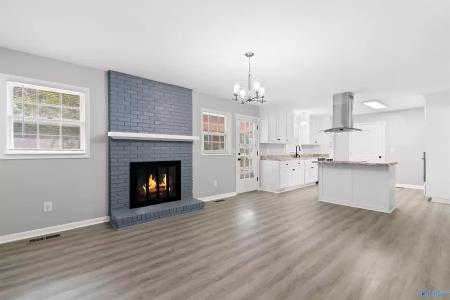 1820 Runnymead Avenue SW, Decatur, AL 35601