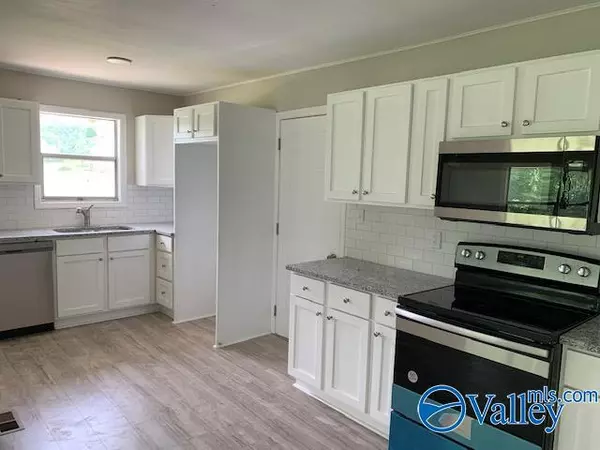 Gurley, AL 35748,2137 County Lake Road