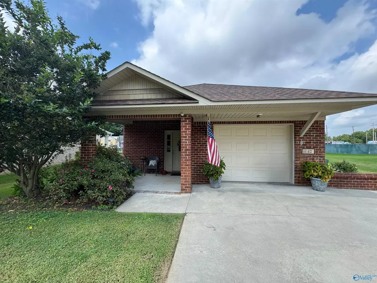 Albertville, AL 35950,142 Ivy Park Circle