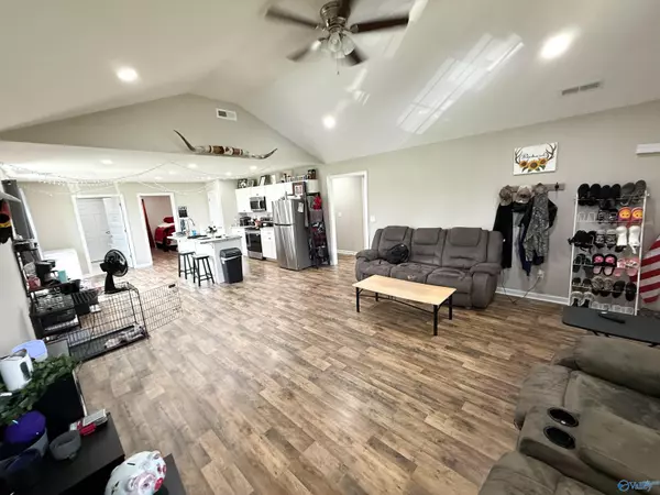 Cullman, AL 35058,520 County Road 1663