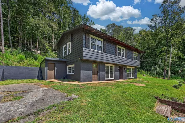 930 Bow Range Road, Guntersville, AL 35976