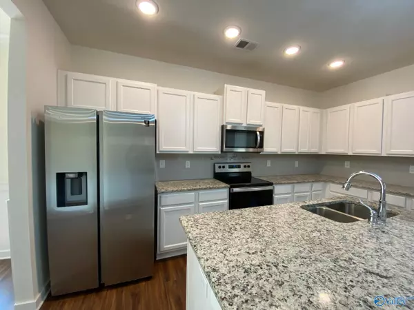 Huntsville, AL 35805,4214 Textile Lane