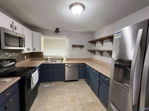 Florence, AL 35633,114 Roberts Street