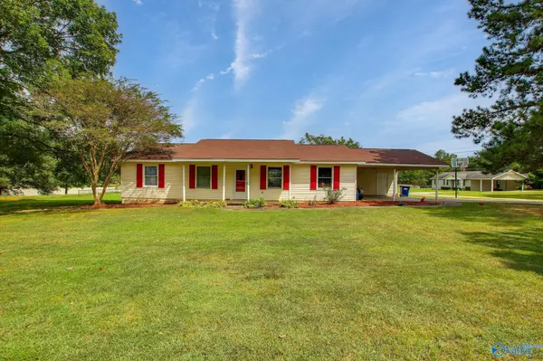 3850 Huckaby Bridge Road, Falkville, AL 35622