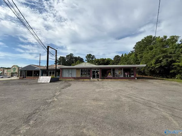 Albertville, AL 35950,7631 Highway 431