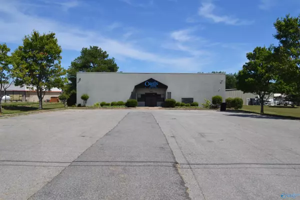 1609 Hines Street S, Athens, AL 35611