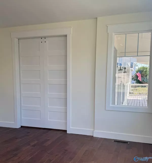 Tuscumbia, AL 35674,109 W 2nd Street