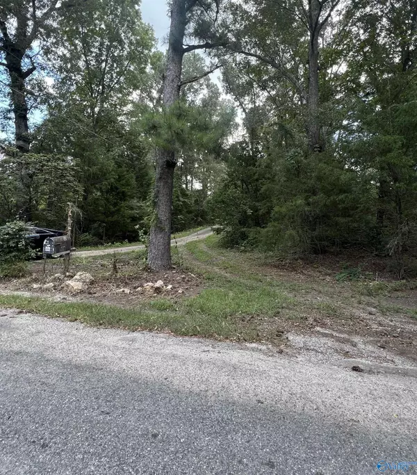 Oxford, AL 36203,99 Bobwhite Drive