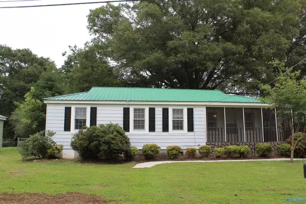 612 NE 2nd Street, Arab, AL 35016